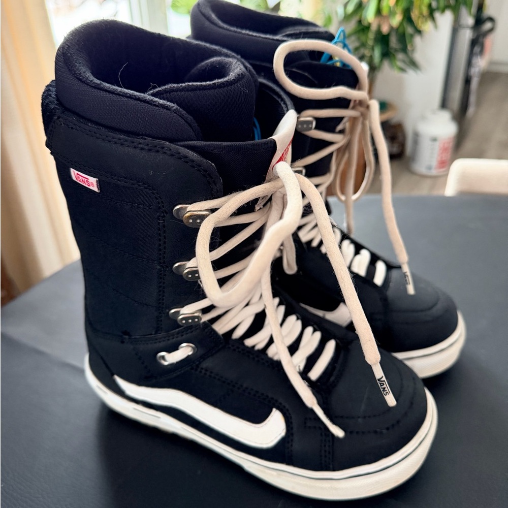 Vans Hi-Standard OG Snowboard Boots